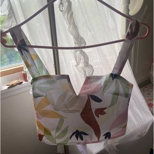 Cute patterned tank top.